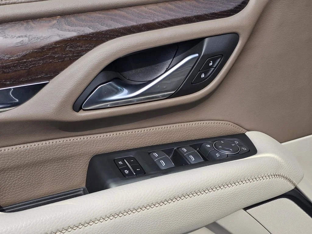 Used 2023 Onyx Black GMC Denali image 17