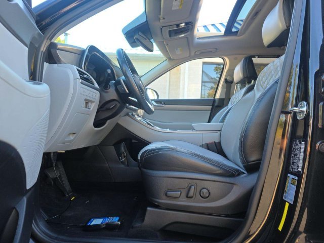 Used 2020 Black Hyundai SEL image 5