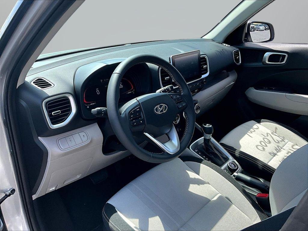 New 2026 Silver Hyundai SEL image 7