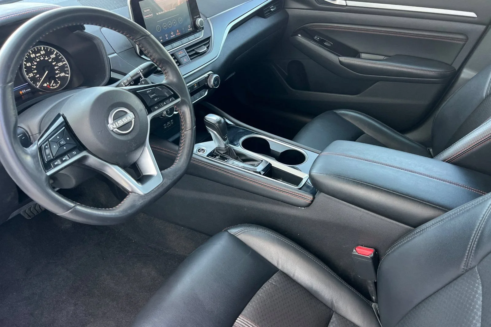 Used 2023 Silver Nissan 2.5 SR image 10