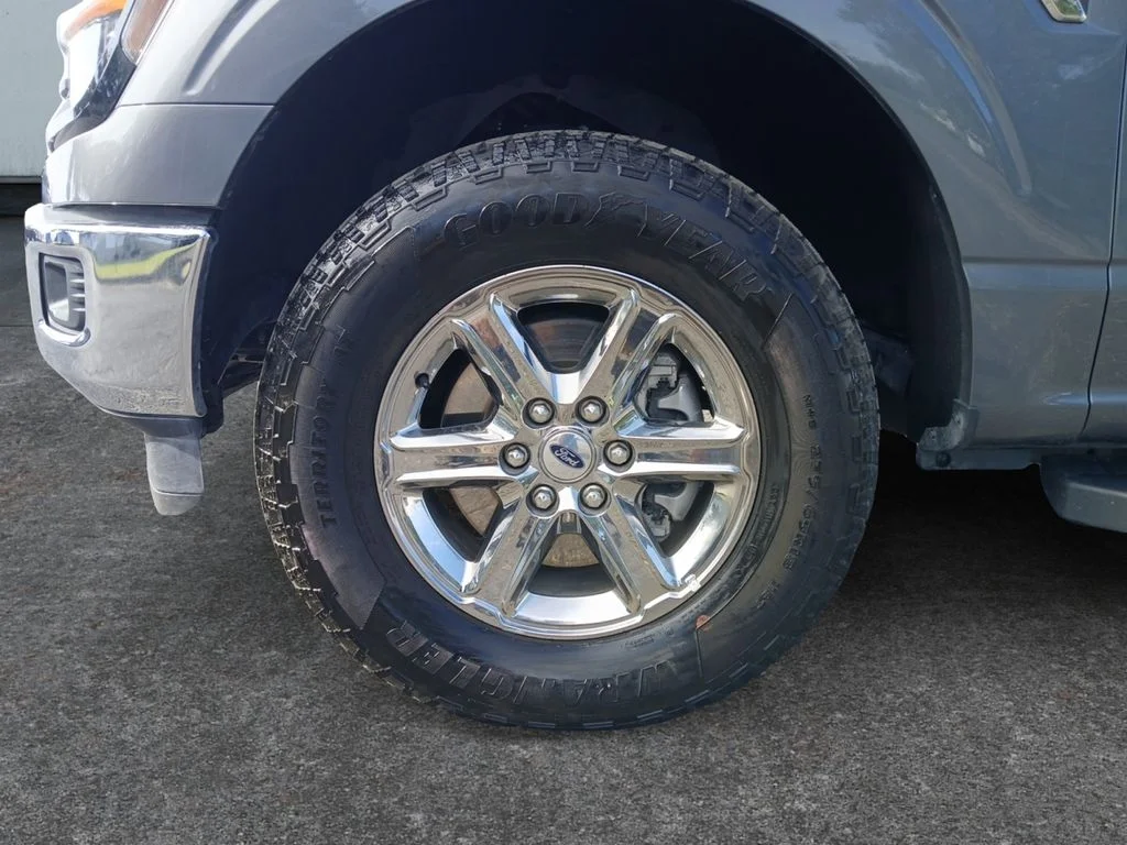 Used 2025 Carbonized Gray Metallic Ford XLT image 9