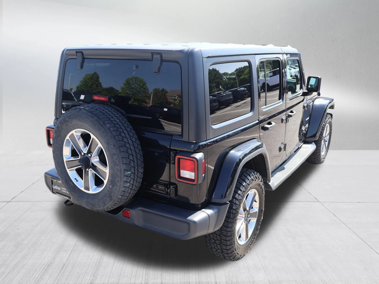 Used 2019 Black Clearcoat Jeep Sahara image 7