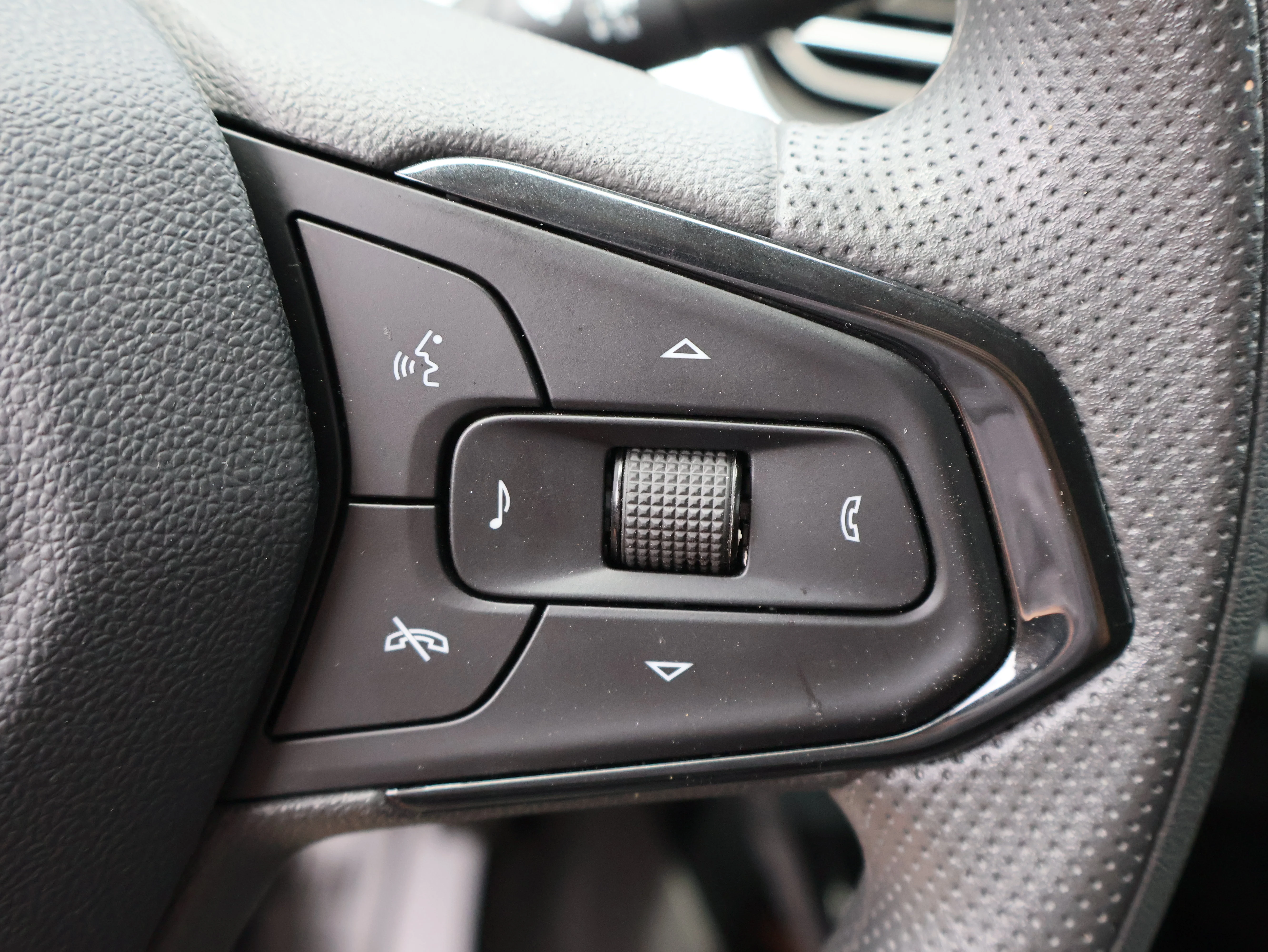 Used 2026 Mosaic Black Metallic Chevrolet LT image 23