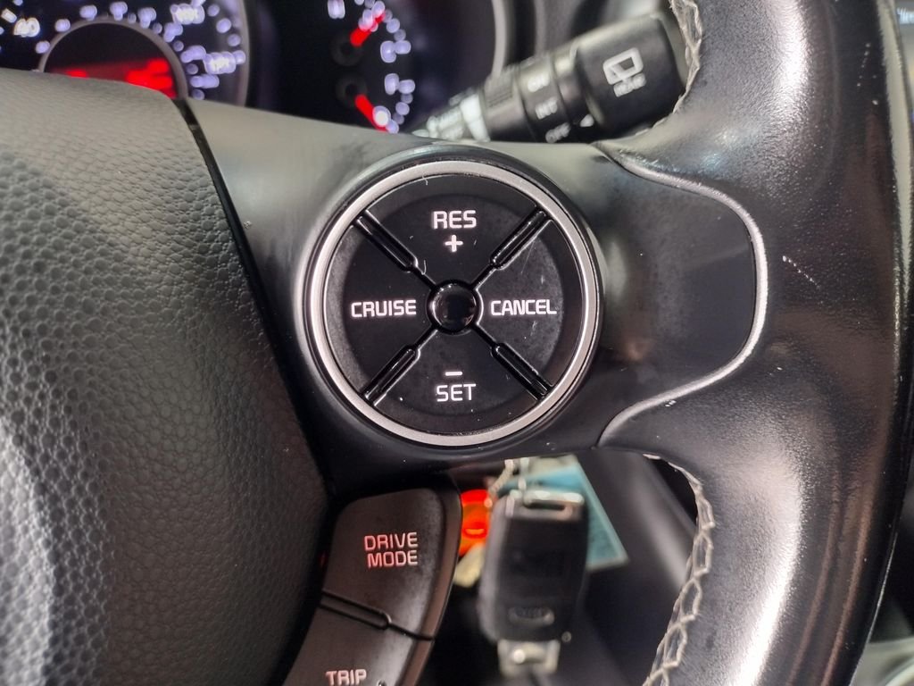 Used 2019 Caribbean Blue Kia Plus image 23