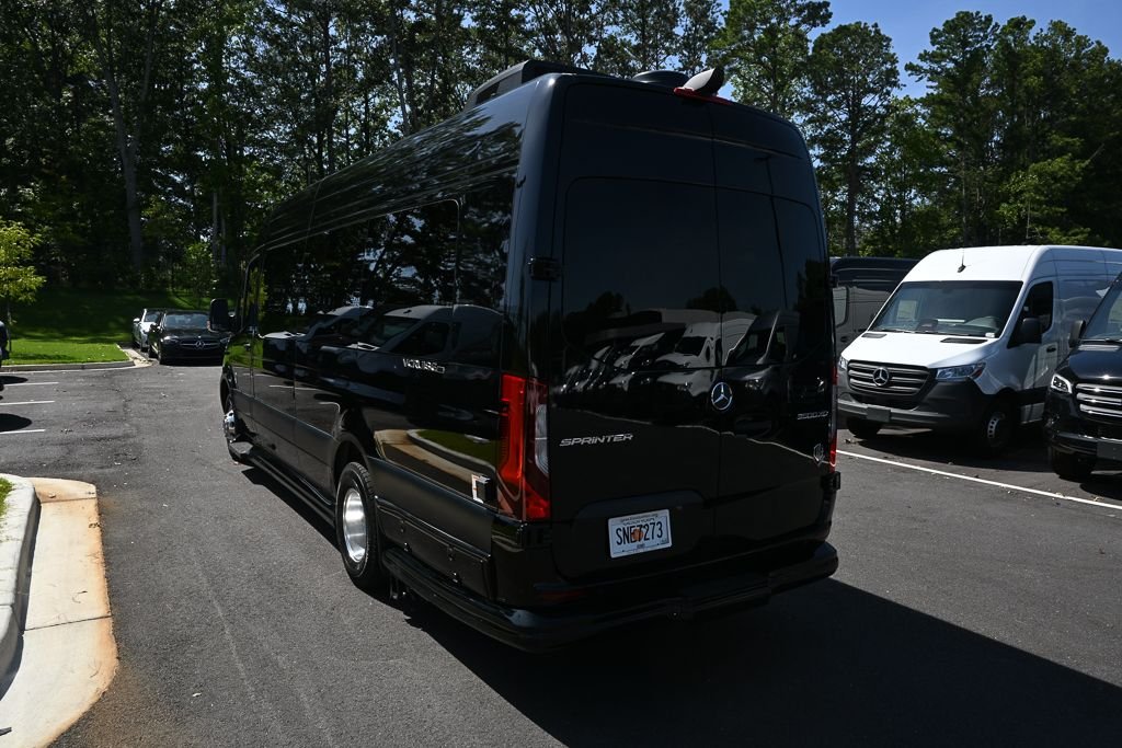 Used 2025 Black OG Luxury Coach VCB10OB image 4