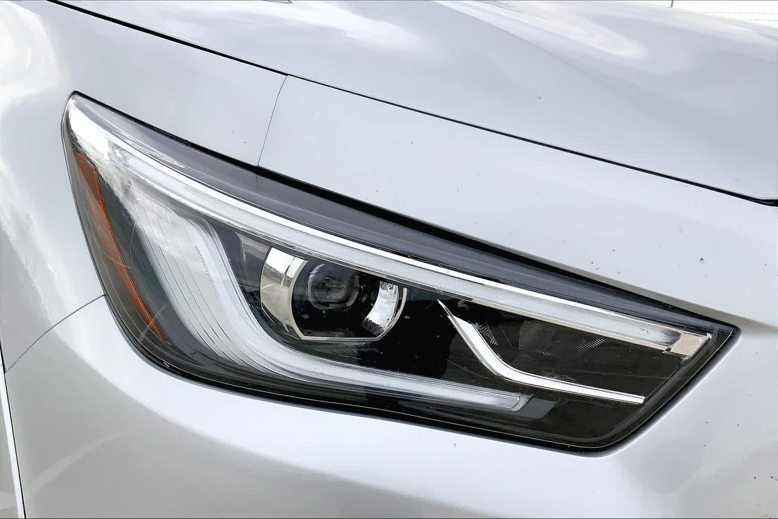 Used 2019 Liquid Platinum INFINITI LUXE image 35