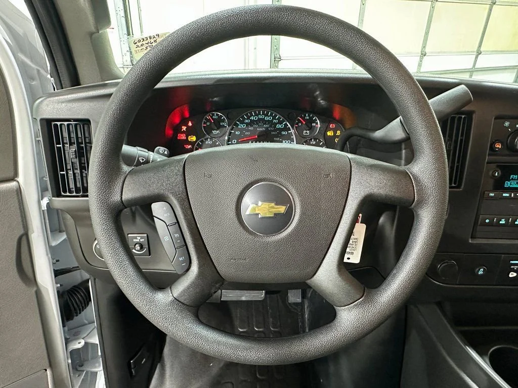 2025 Chevrolet Express Cargo Work Van - Photo 16