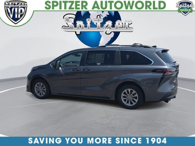 Used 2025  Toyota LE image 7