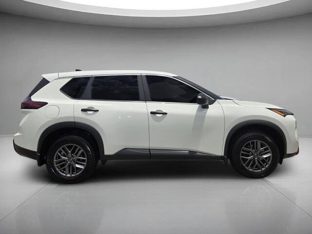 Used 2024 Glacier White Nissan S image 6