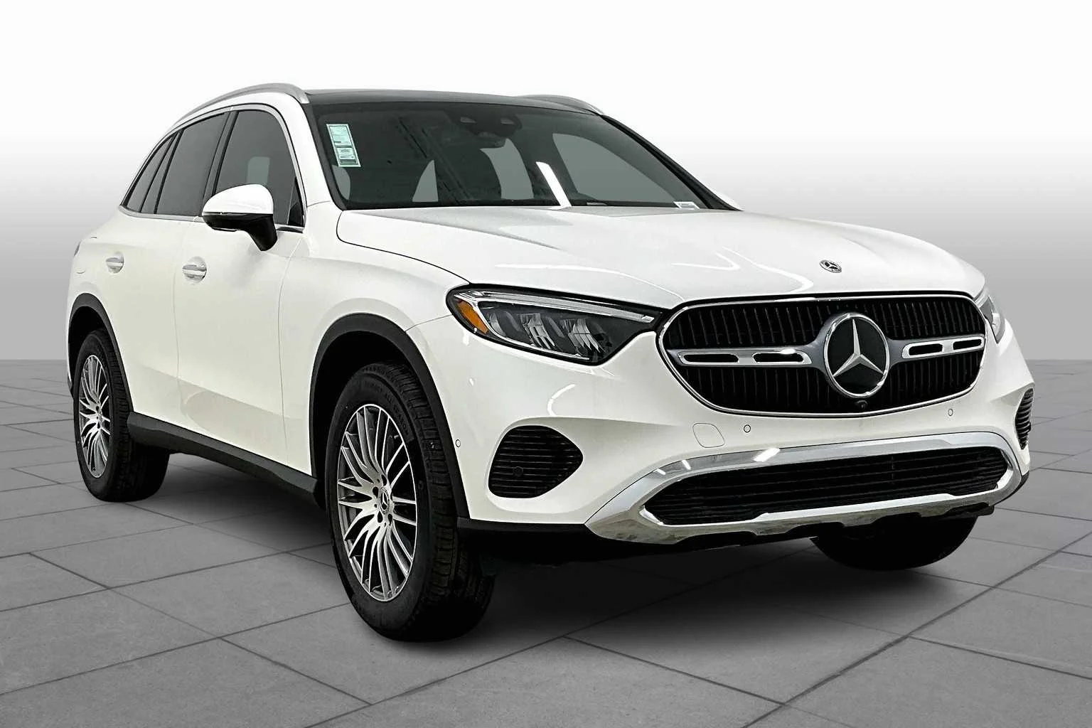 2025 Mercedes-Benz GLC Base - Photo 2