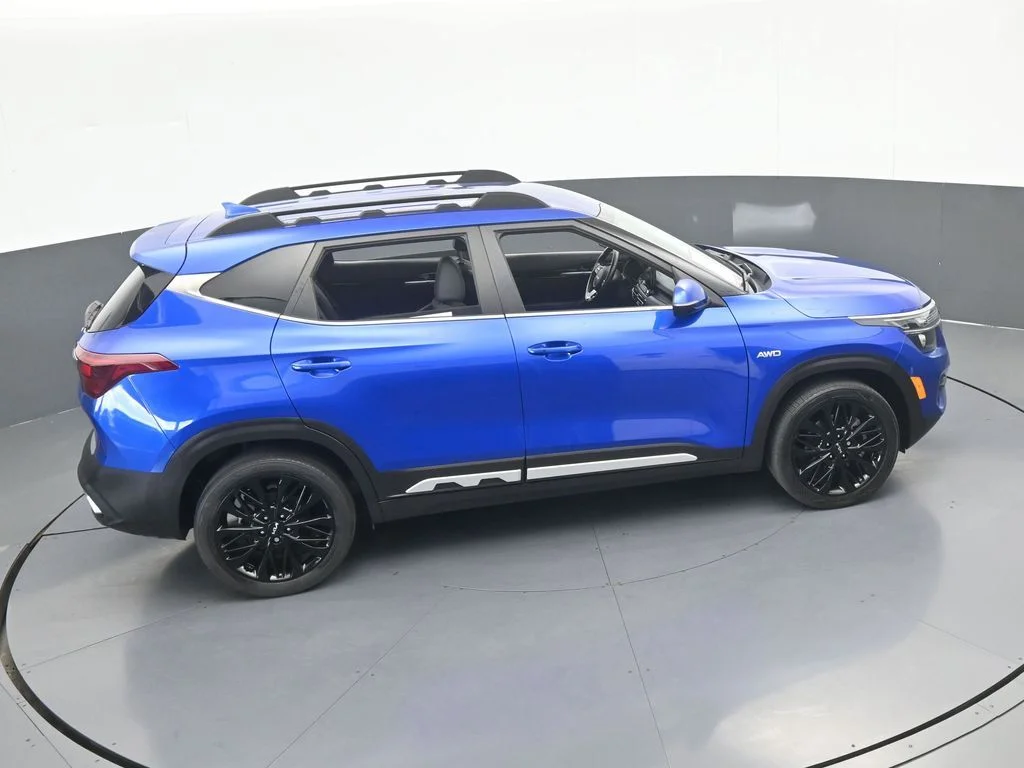 Used 2023 Neptune Blue Kia Nightfall image 50
