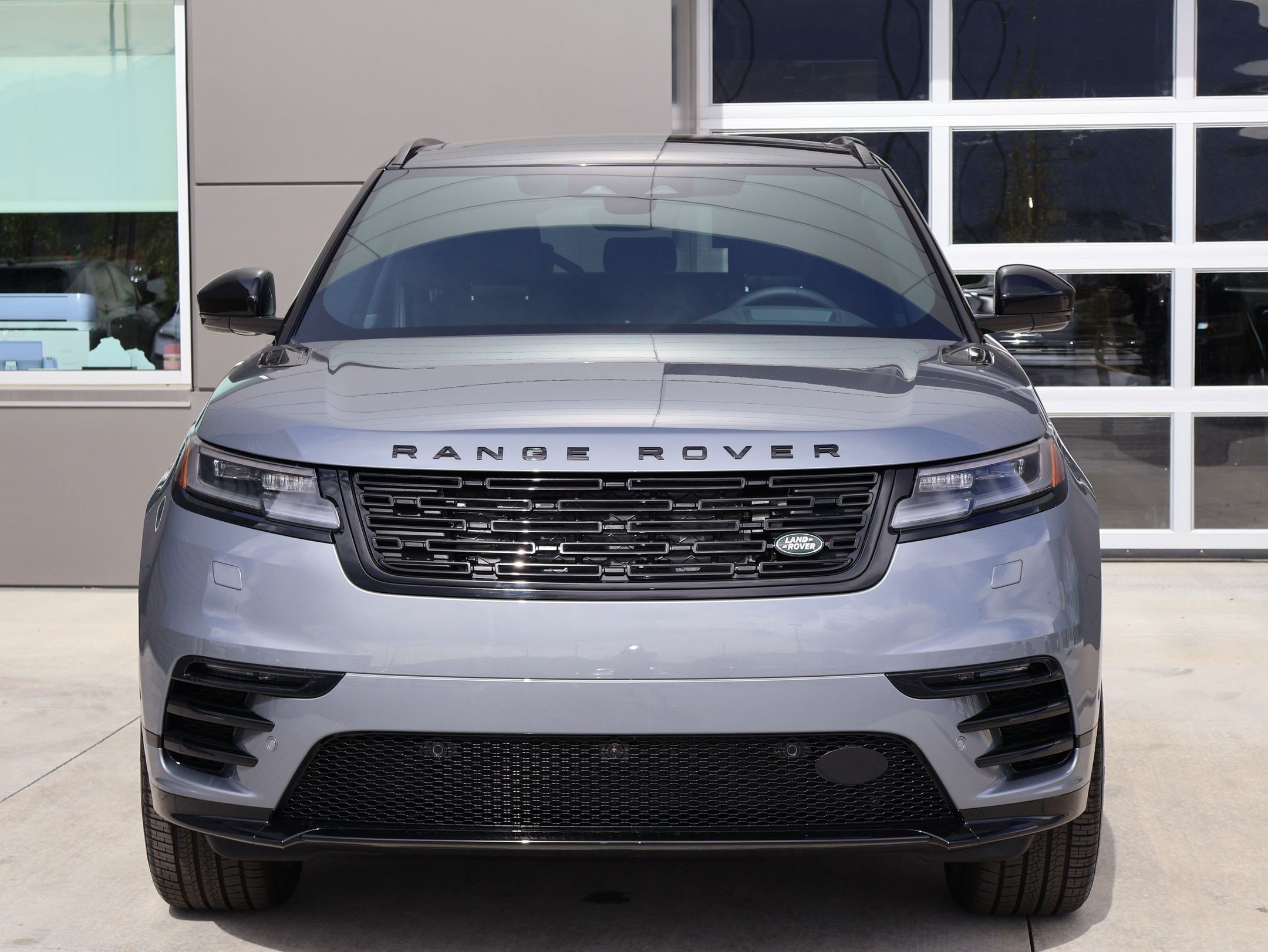 New 2026 Zadar Grey LAND ROVER Belgravia Edition image 2