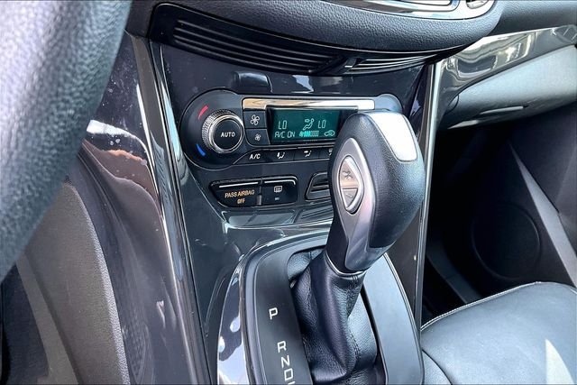 Used 2016 White Ford Titanium image 26