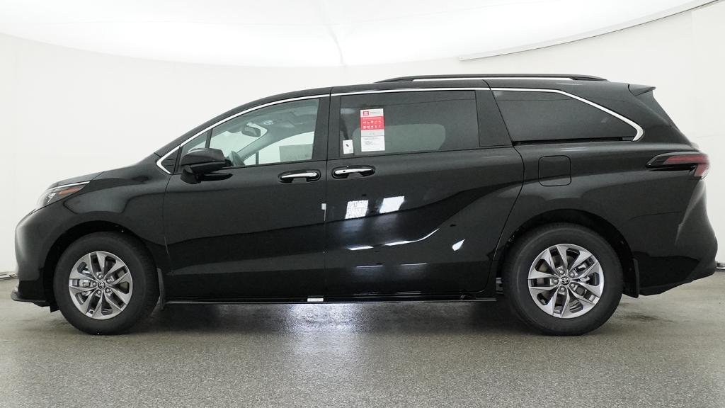 New 2026 Midnight Black Metallic Toyota XLE image 10