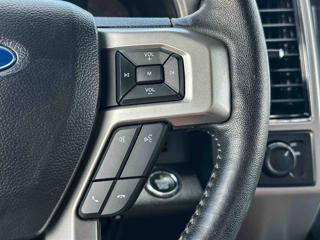 Used 2020 Black Ford Lariat image 27