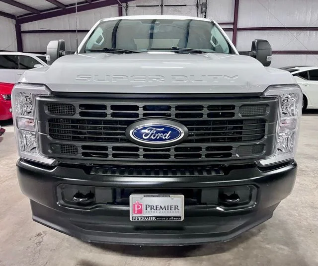 Used 2025 White Ford XL image 7