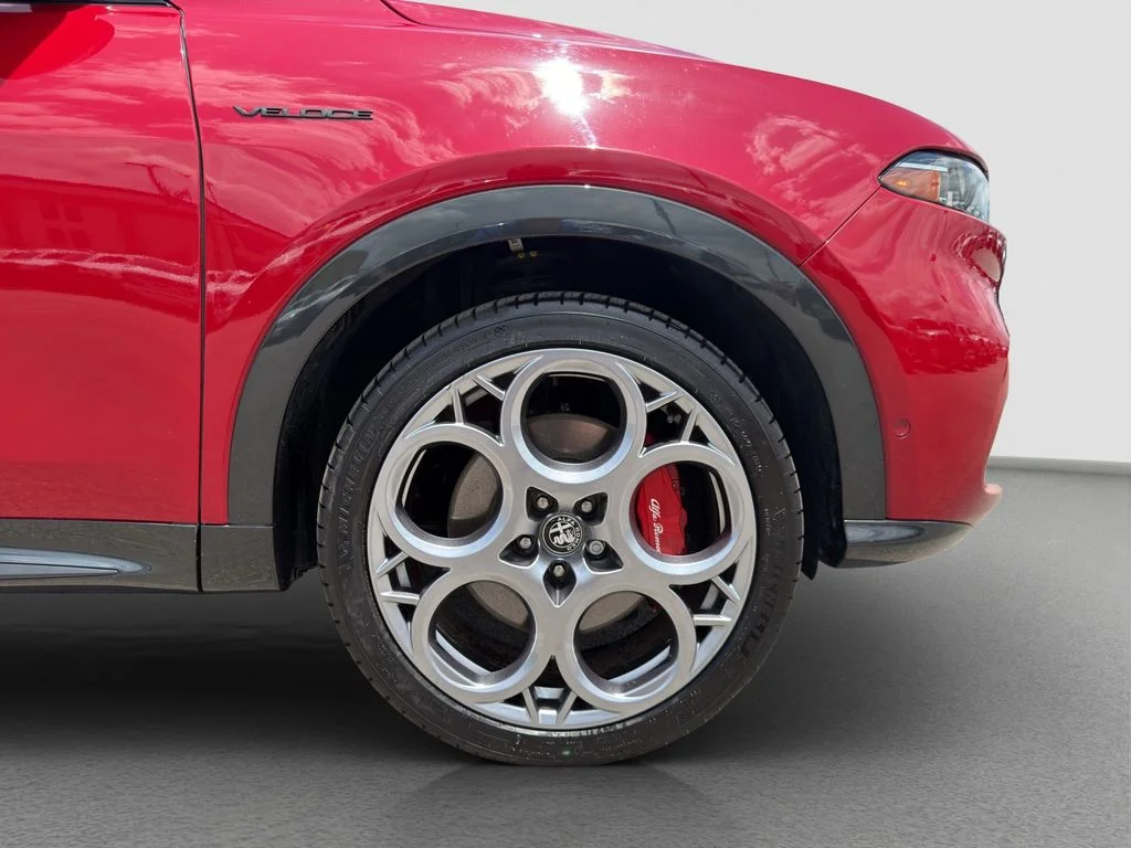 Used 2024 Red Alfa Romeo Veloce image 22