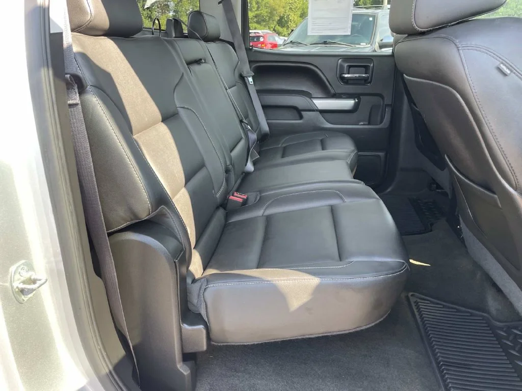 Used 2015 Silver Chevrolet LT image 30