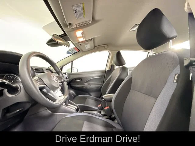 2025 Nissan Versa Sedan SV - Photo 6