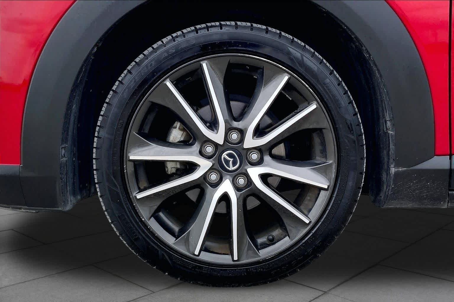 Used 2016 Soul Red Metallic Mazda Grand Touring image 11