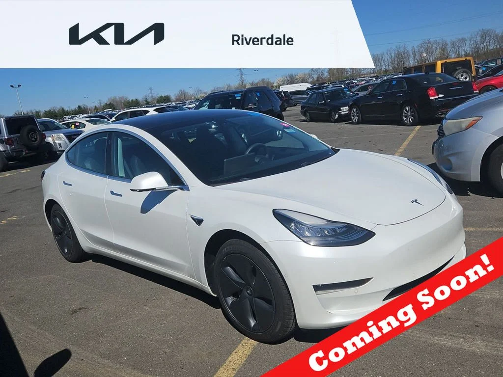 2020 Tesla Model 3 Standard Range Plus's photo