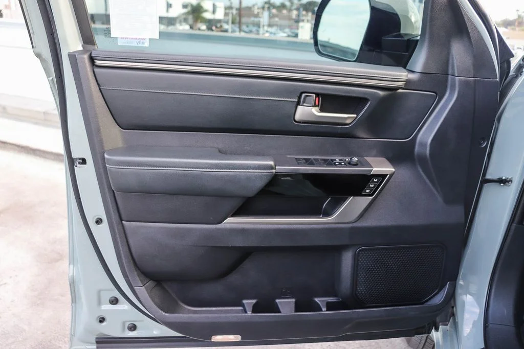 Used 2022  Toyota Limited image 23