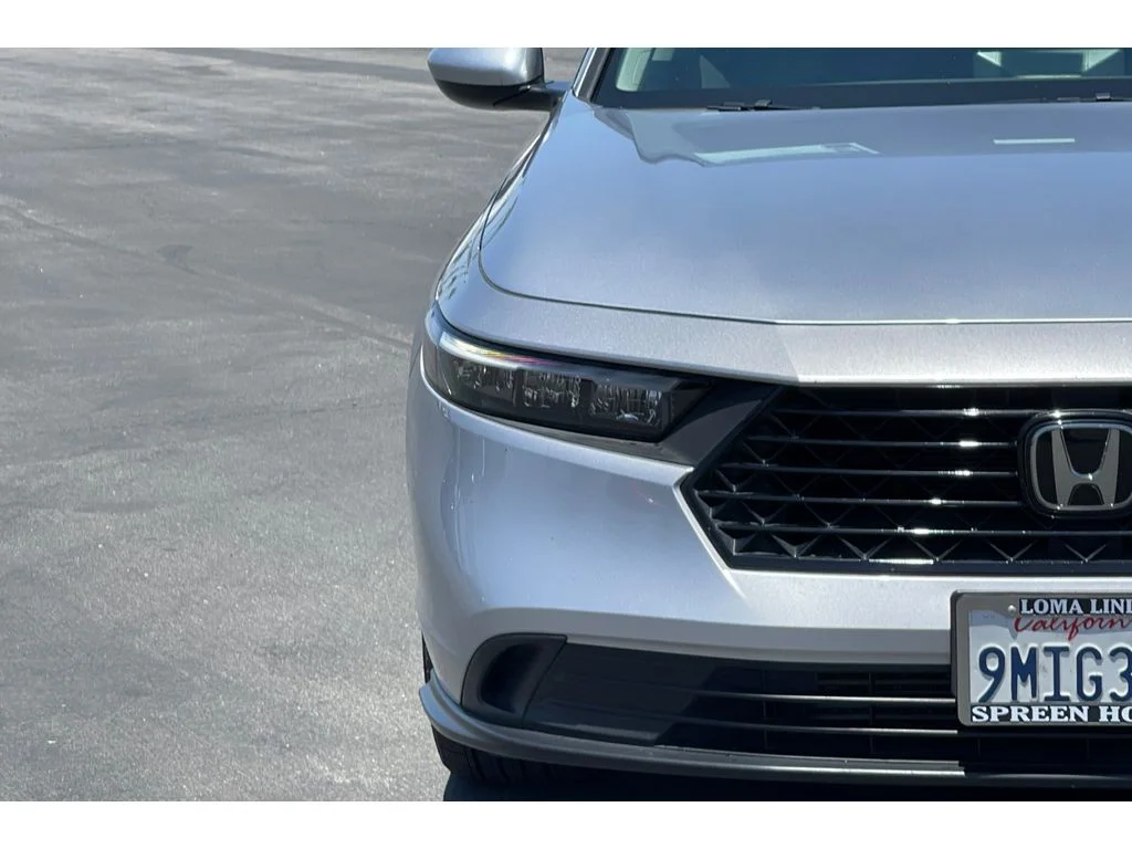 Used 2024 Solar Silver Metallic Honda LX image 18