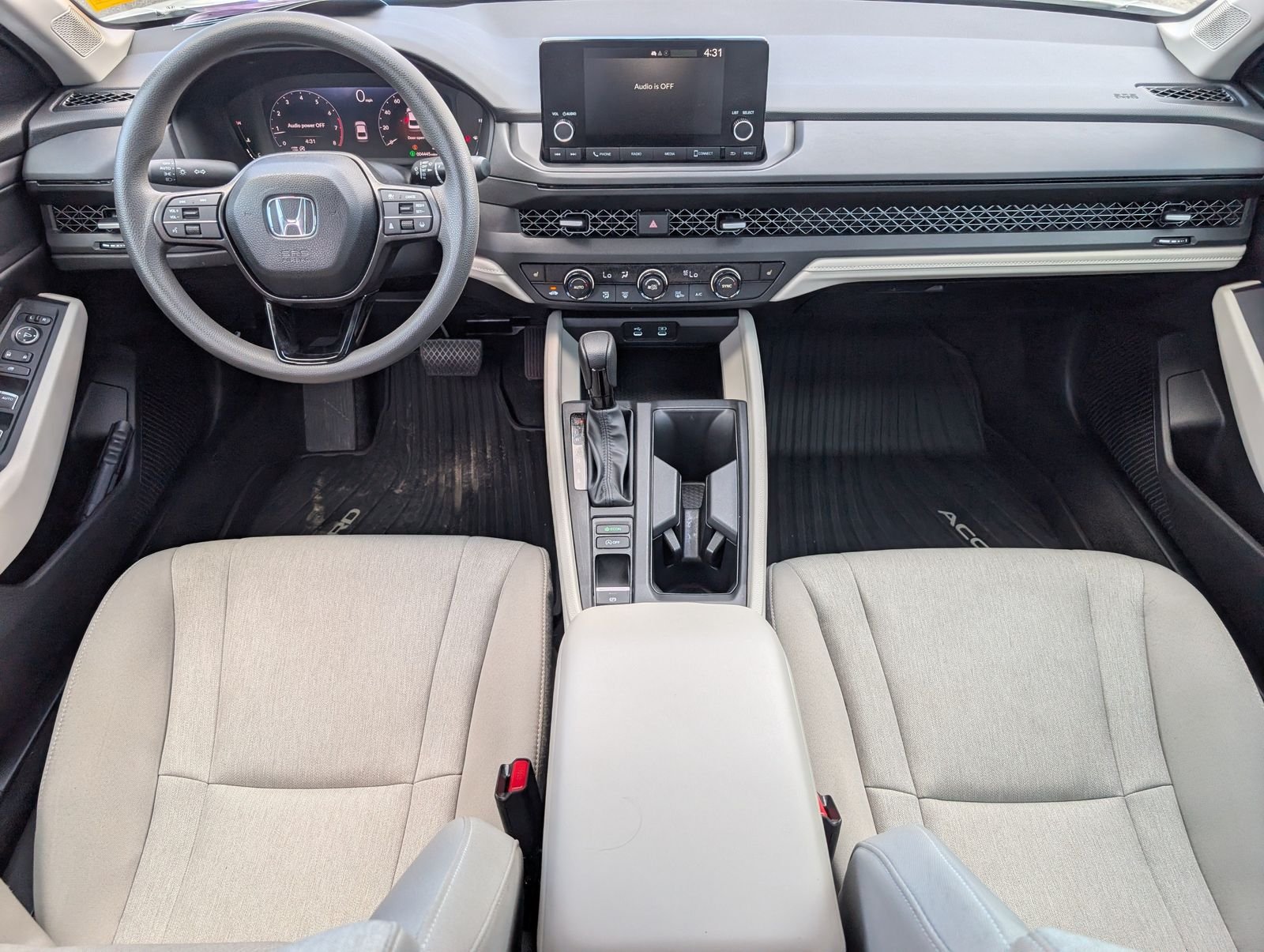 Used 2025 White Honda SE image 5