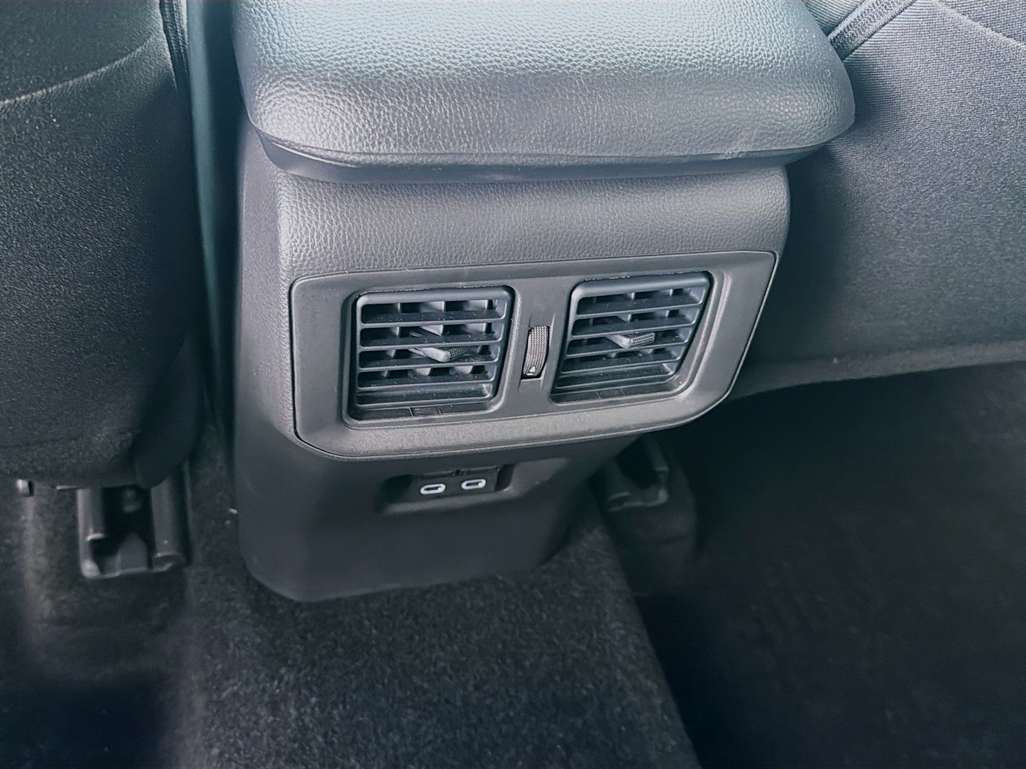 Used 2025 Magnetic Gray Metallic Toyota Hybrid XLE image 22
