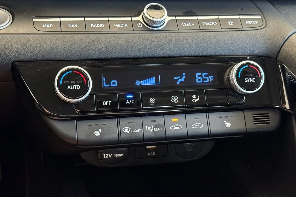 2025 Hyundai Elantra SEL - Photo 24