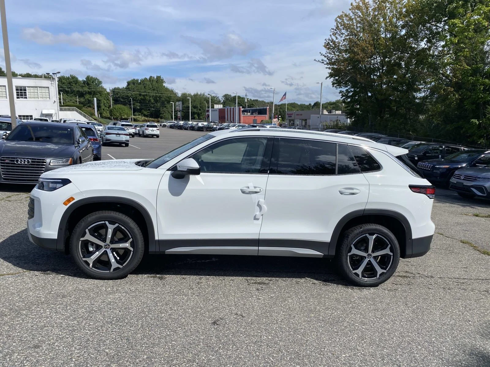 New 2026 Pure White Volkswagen SE 4MOTION image 2