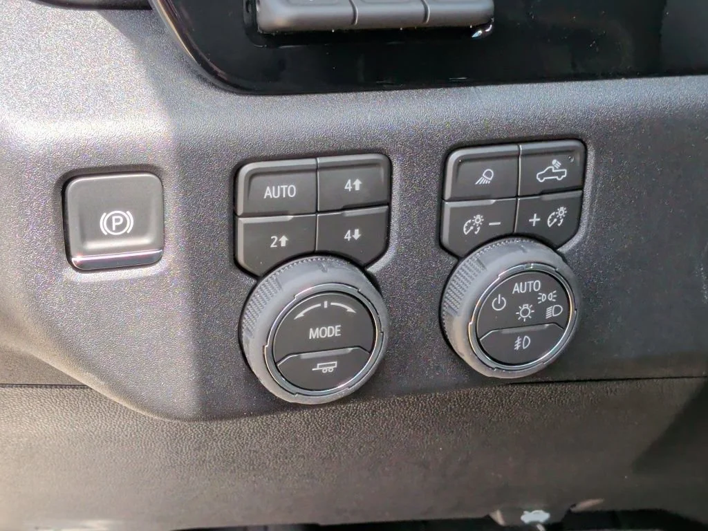 2026 Chevrolet Silverado 2500 HD ZR2 - Photo 17