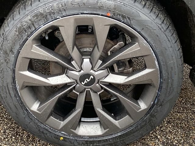 Used 2023 Green Kia X-Line EX image 32