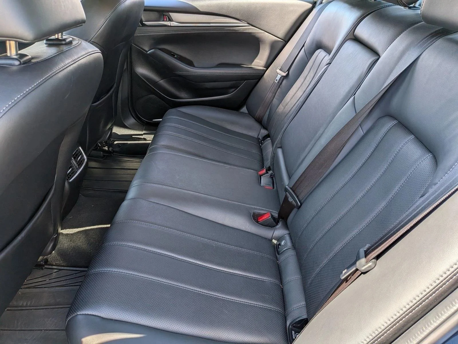 Used 2020 Deep Crystal Blue Mazda Grand Touring image 12