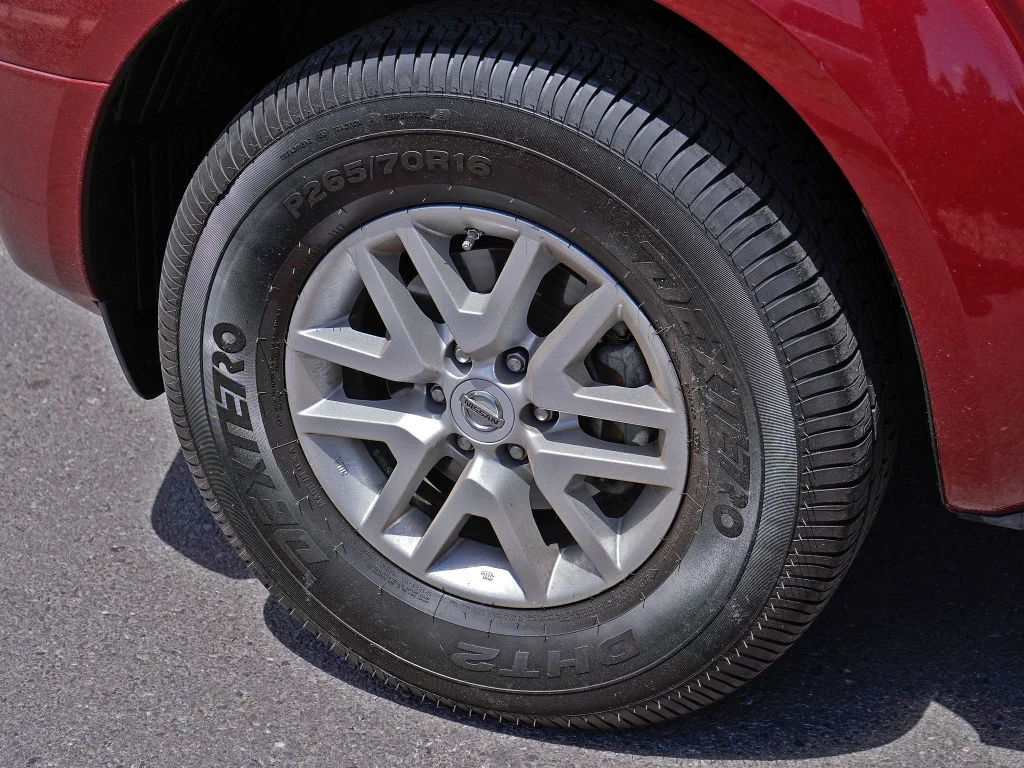 Used 2019 Nah - Cayenne Red Nissan SV image 5