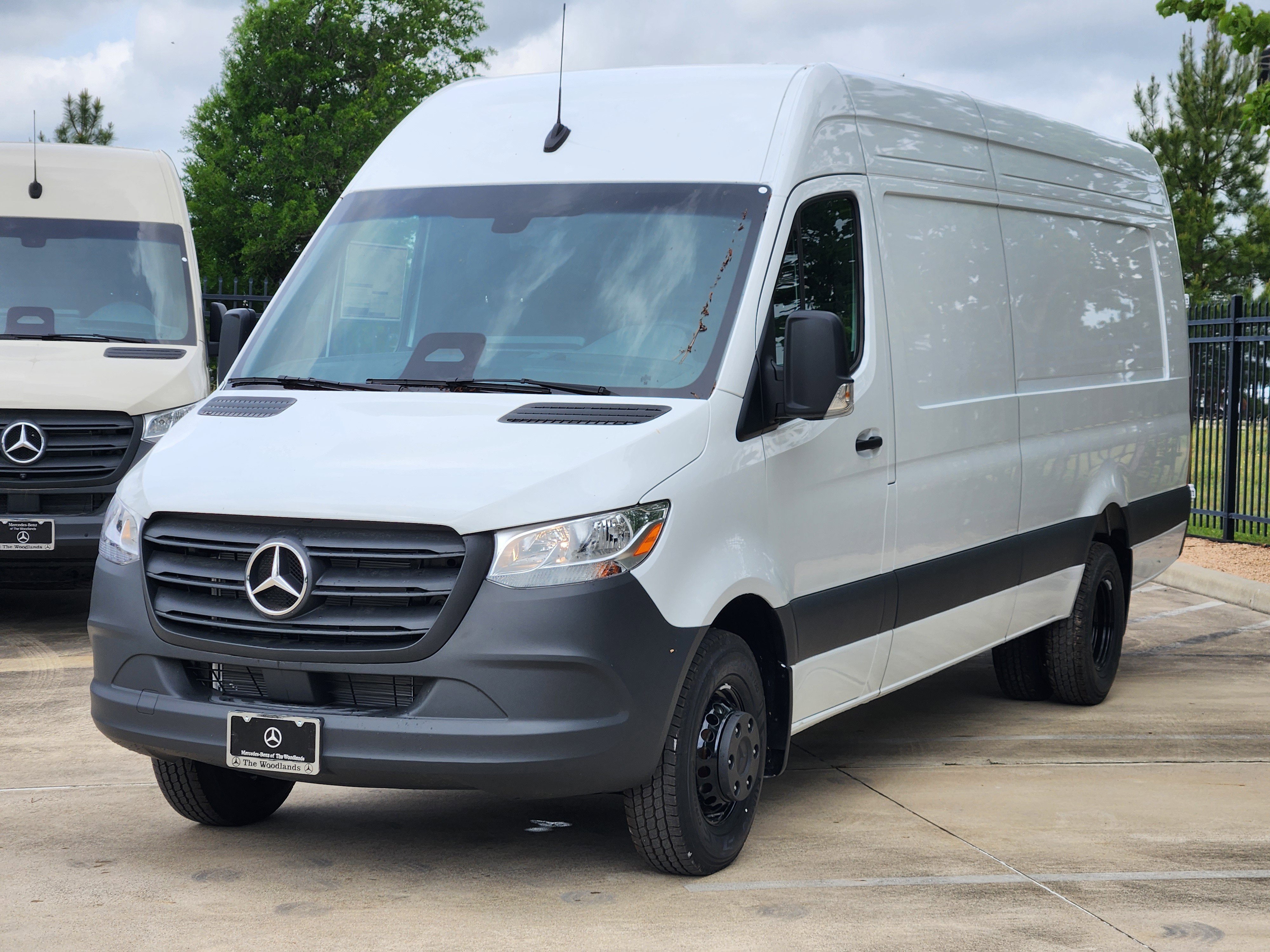 New 2026 Arctic White Mercedes-Benz Cargo 170 WB image 4