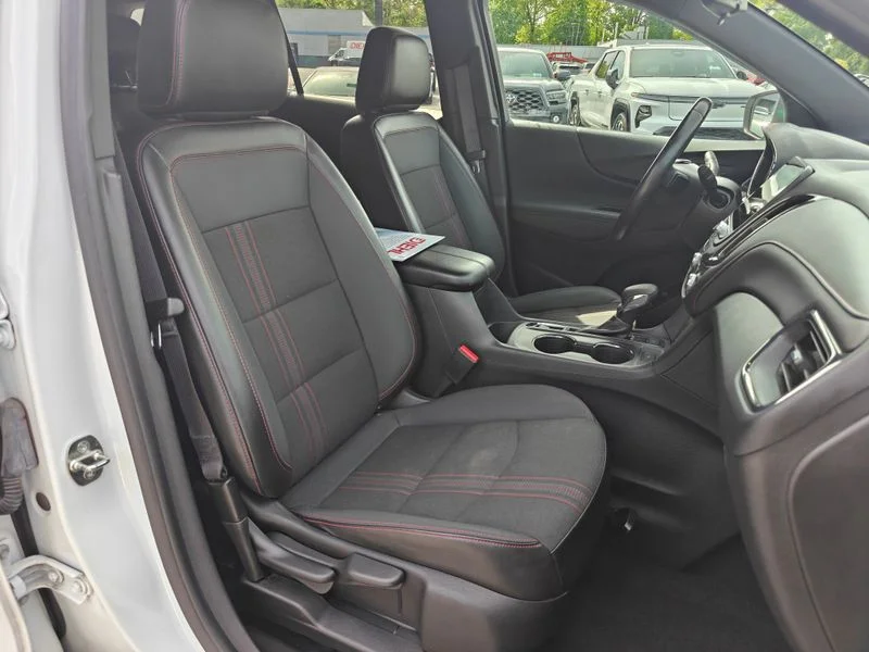 Used 2022 White Chevrolet RS image 23