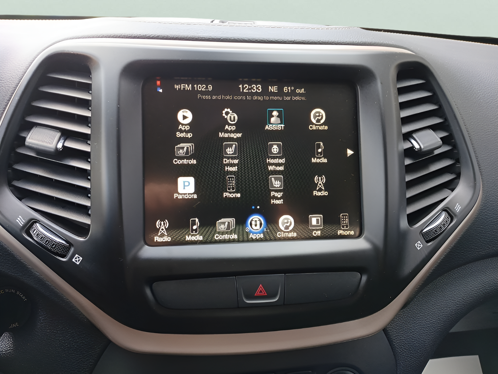 Used 2017 Black Jeep Latitude image 18