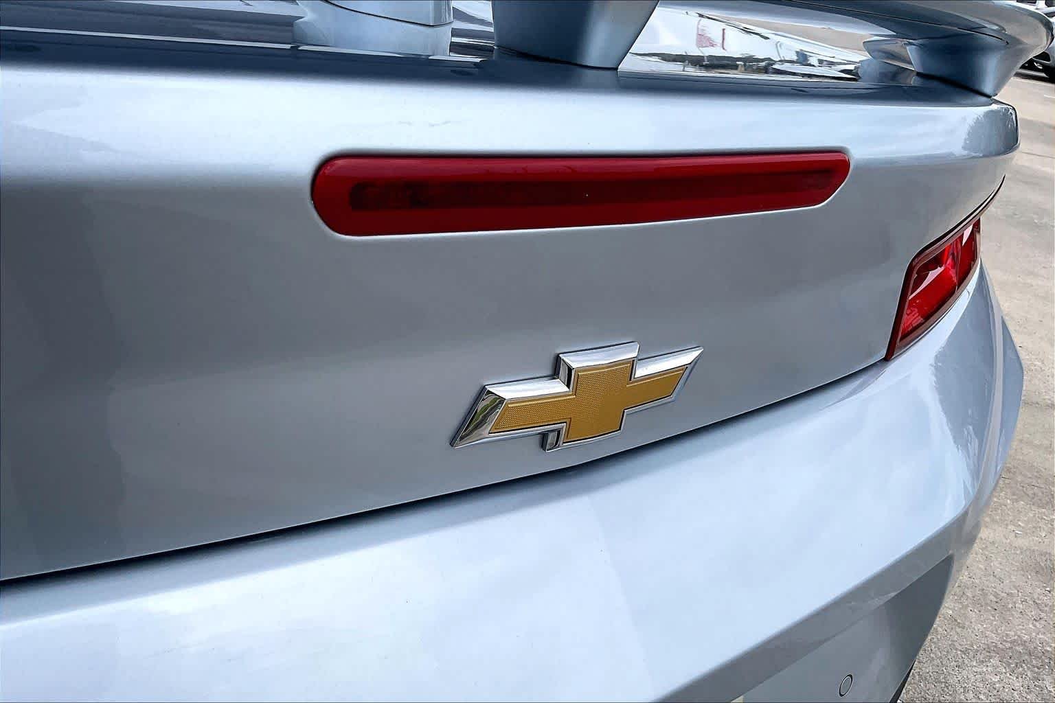 Used 2018 Arctic Blue Metallic Chevrolet 2SS image 27