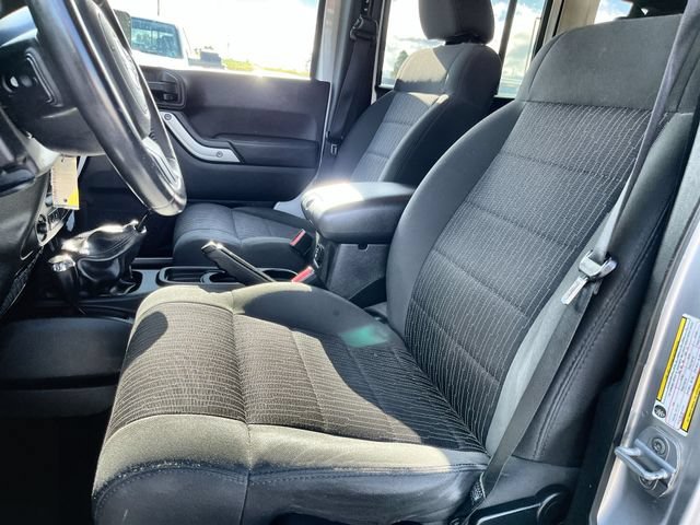 Used 2011 Silver Jeep Sahara image 14