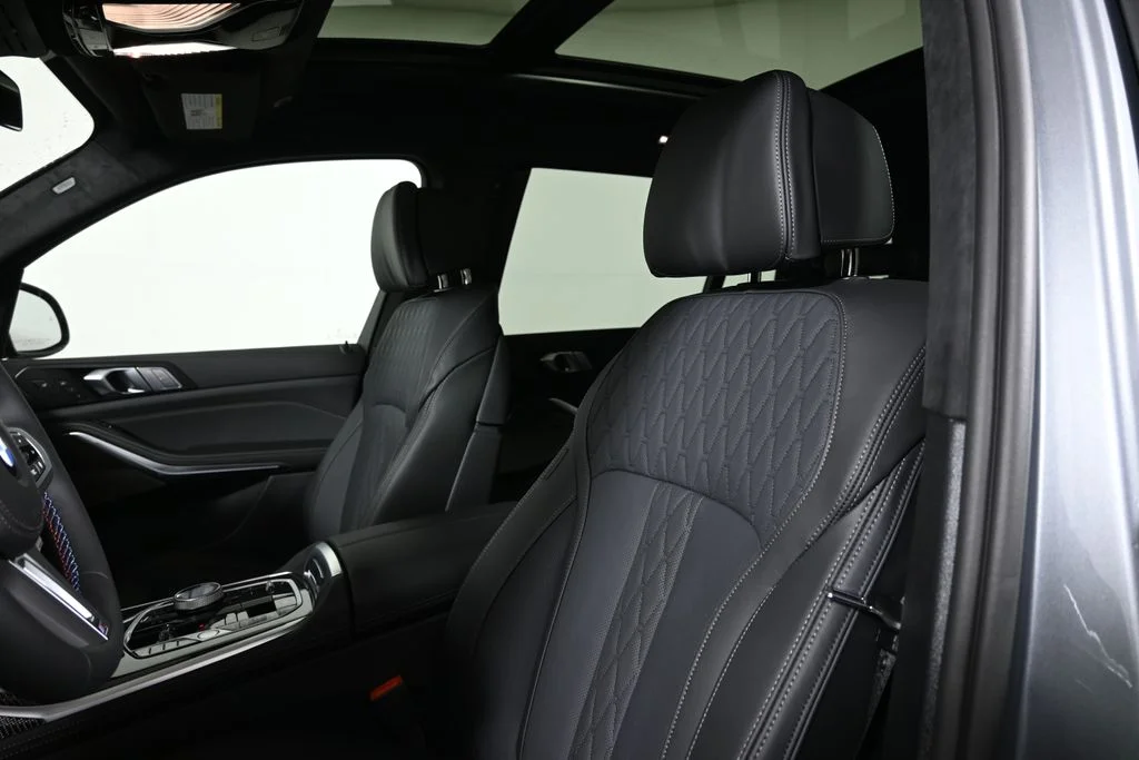 Used 2027 Gray BMW M60i image 16
