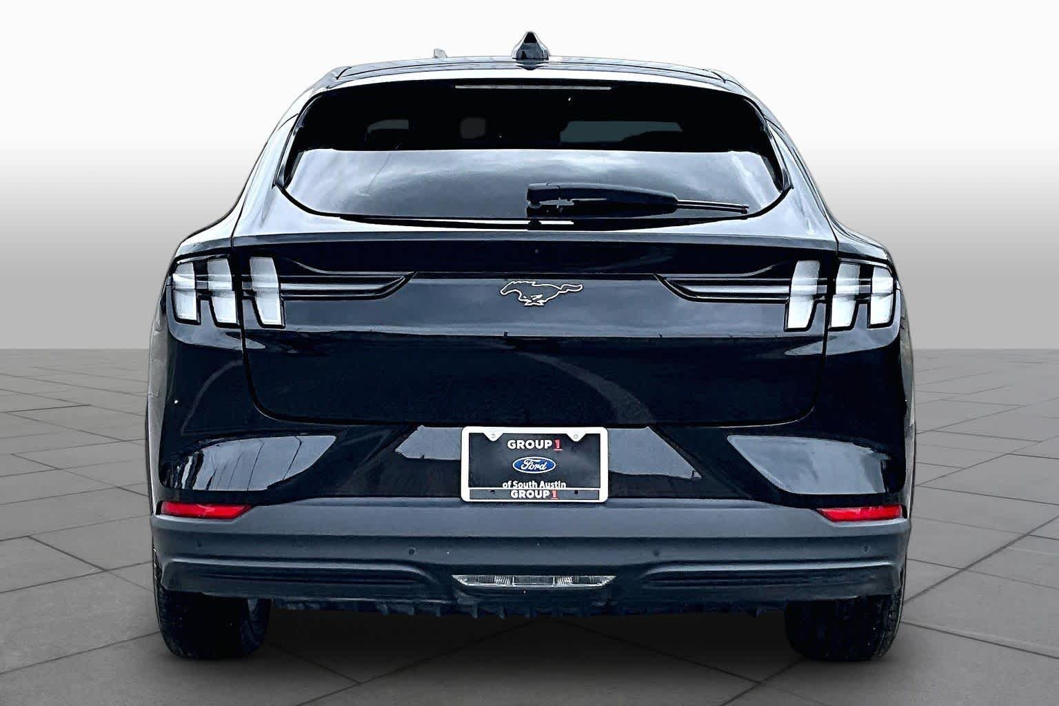 Used 2025 Shadow Black Ford Select image 6