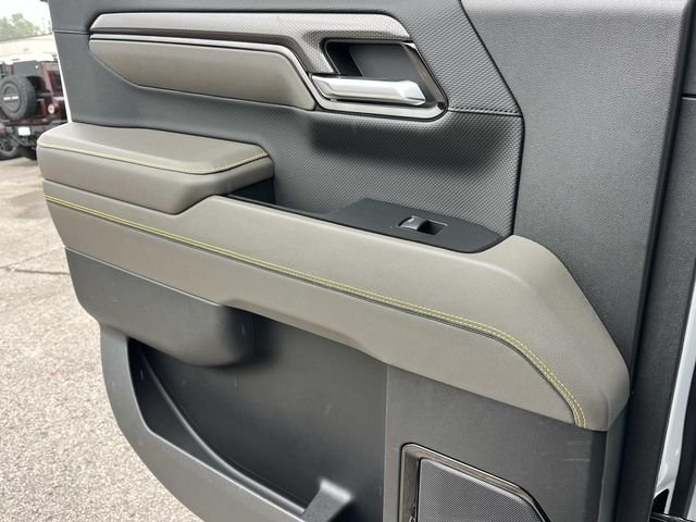 Used 2023 White Chevrolet ZR2 image 19