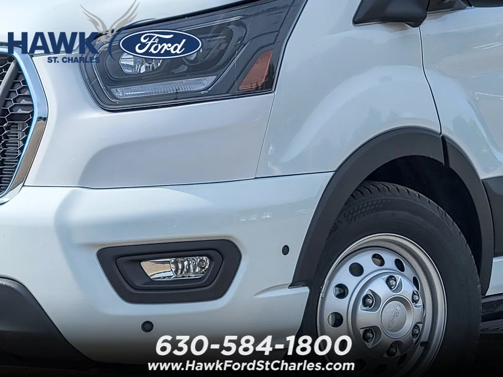 New 2026 Oxford White Ford Passenger Van XLT image 2