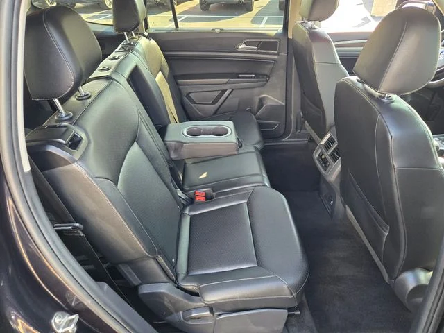 Used 2019 Black Volkswagen 3.6L V6 SE image 9