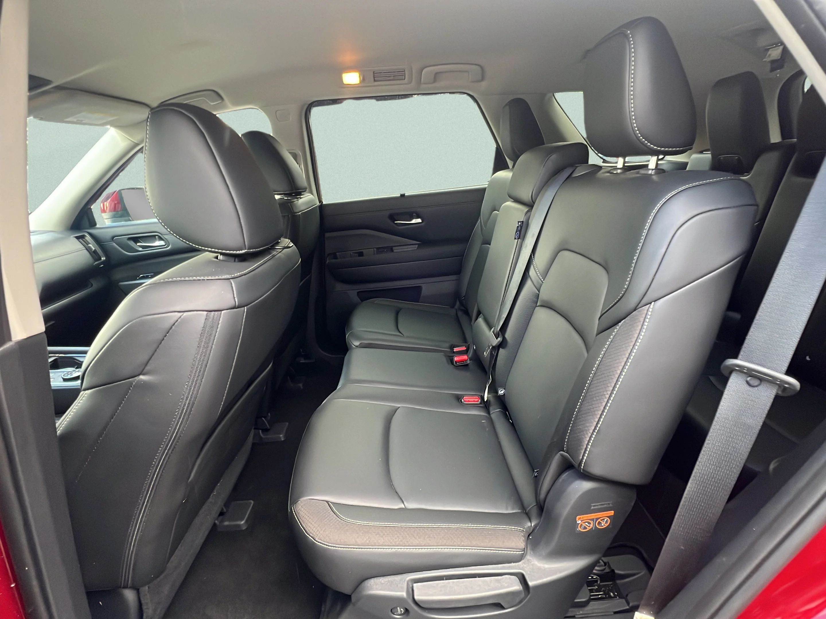 Used 2023 Scarlet Ember Tintcoat Nissan SL image 13
