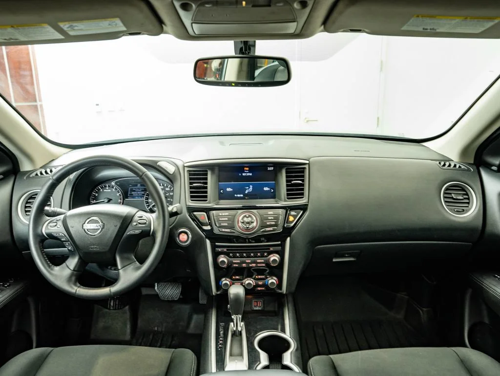 Used 2020 Gun Metallic Nissan SV image 4