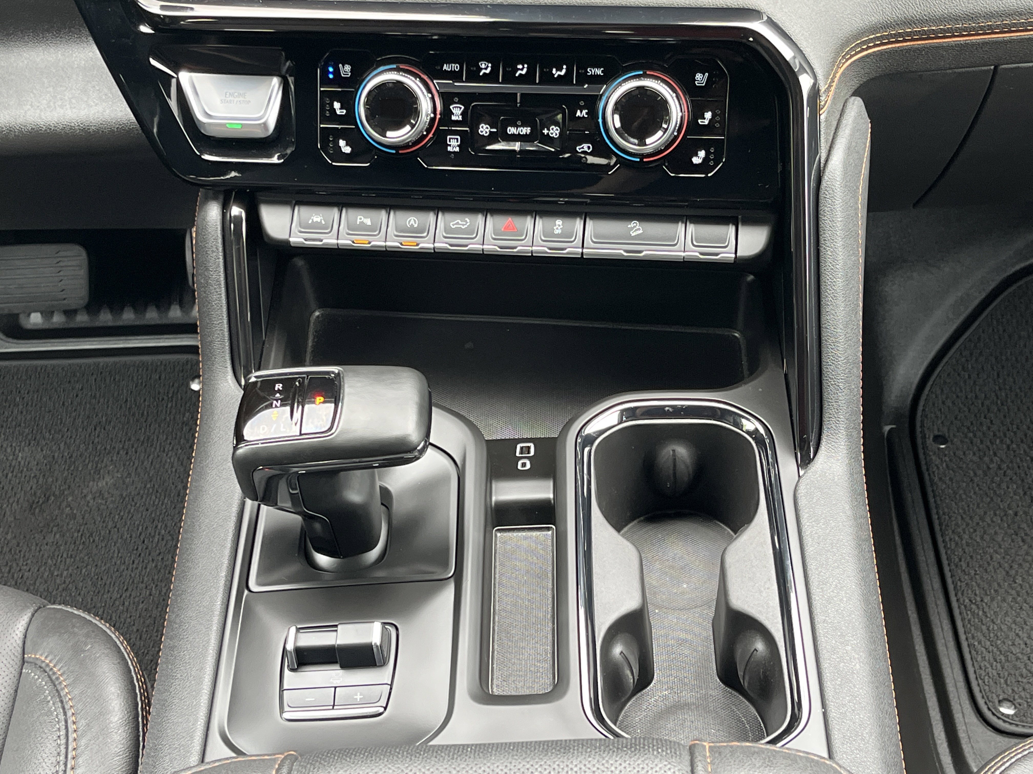 Used 2025 Summit White GMC AT4 image 5