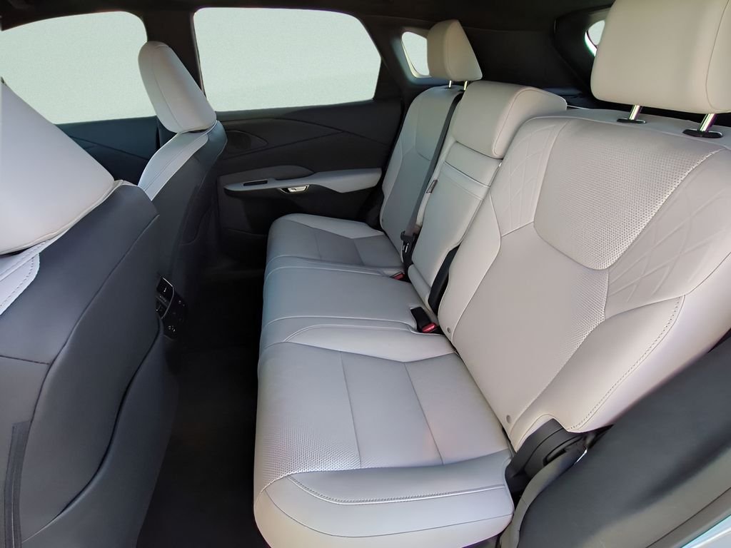 Used 2024 White Lexus 350 Premium Plus image 11