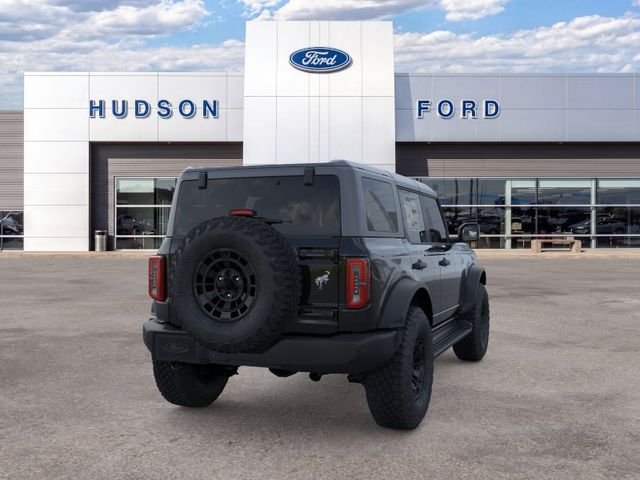 New 2026 Shadow Black Ford Outer Banks® image 8